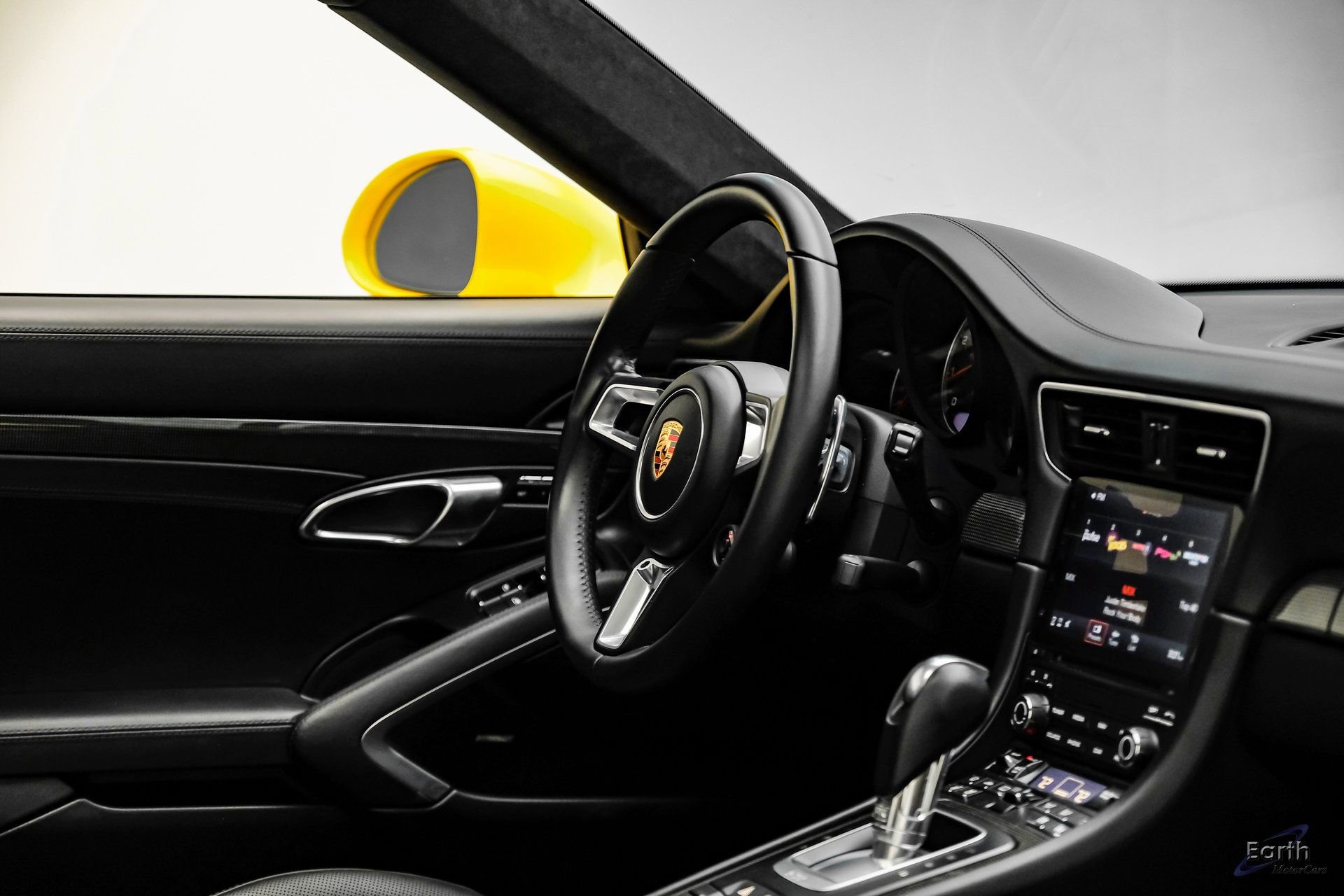 Used 2018 Porsche 911 Turbo S image 57