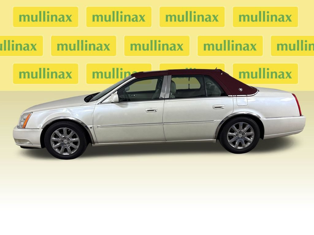 Used 2008 Cadillac DTS w/ Sun And Sound Package FWD image 12