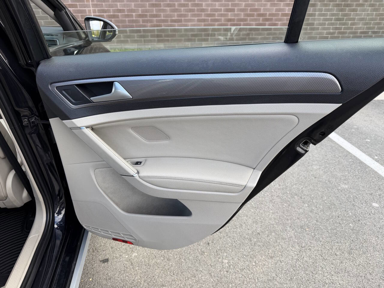 Used 2019 Volkswagen Golf Alltrack S image 31