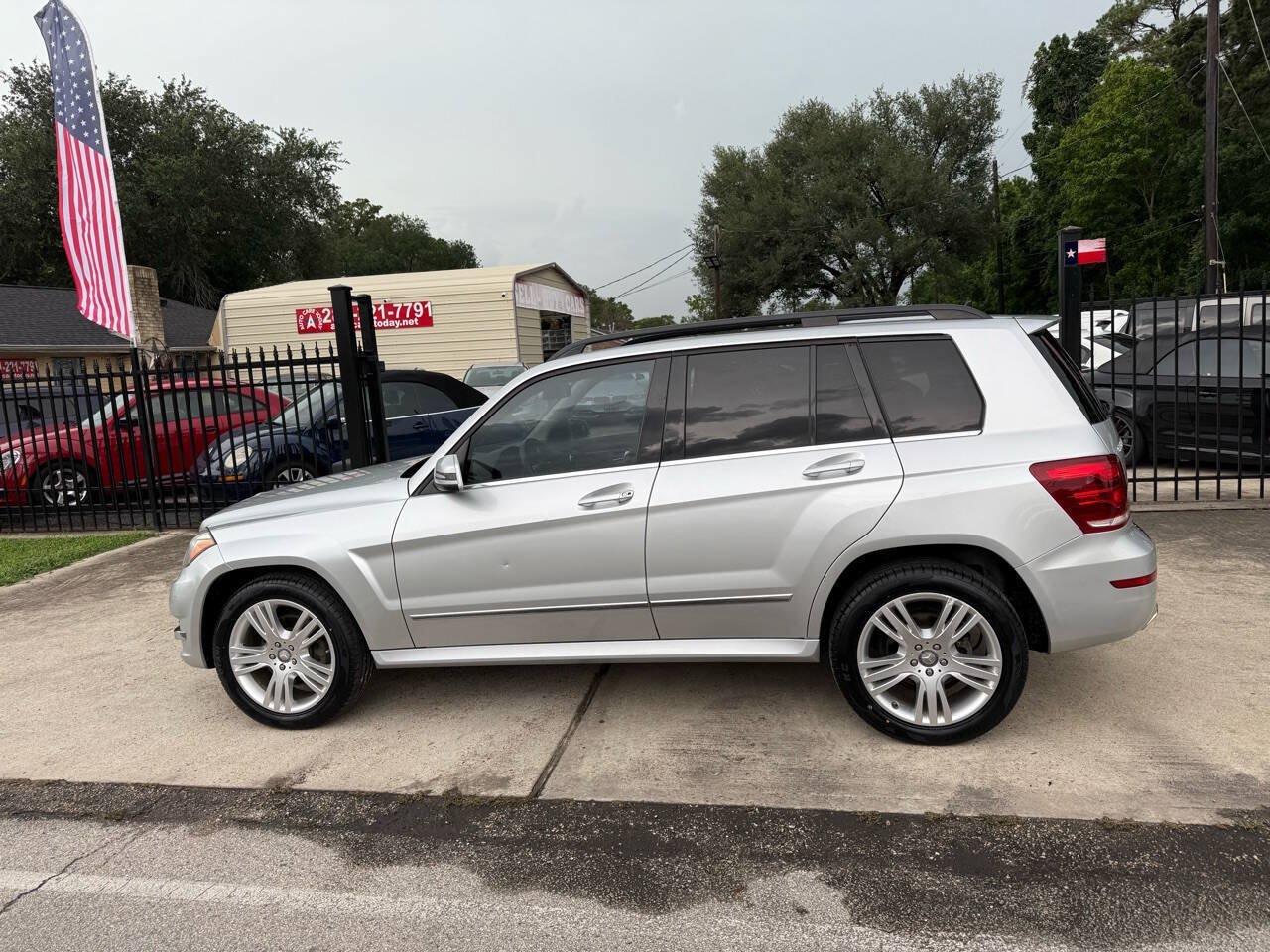 Used 2014 Mercedes-Benz GLK 250 BlueTEC 4MATIC image 12