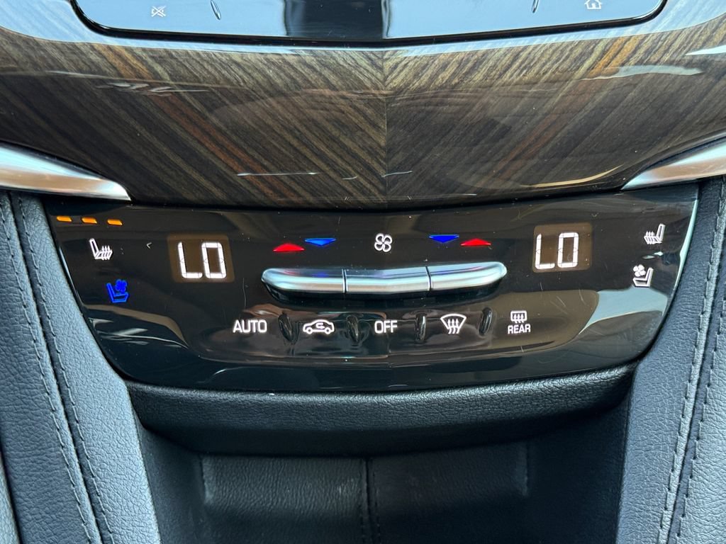 Used 2024 Cadillac XT6 Premium Luxury w/ Platinum Package FWD image 18