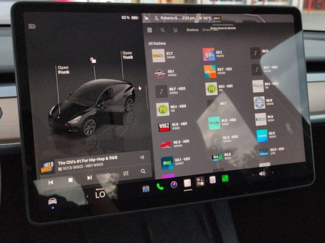 Used 2025 Tesla Model Y Long Range AWD/4WD image 12