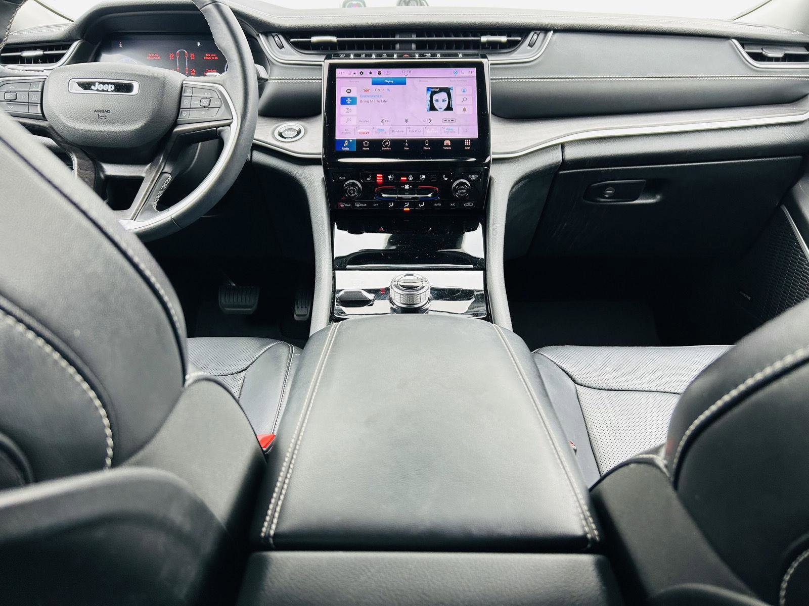 Used 2022 Jeep Grand Cherokee L Limited w/ Luxury Tech Group II image 30