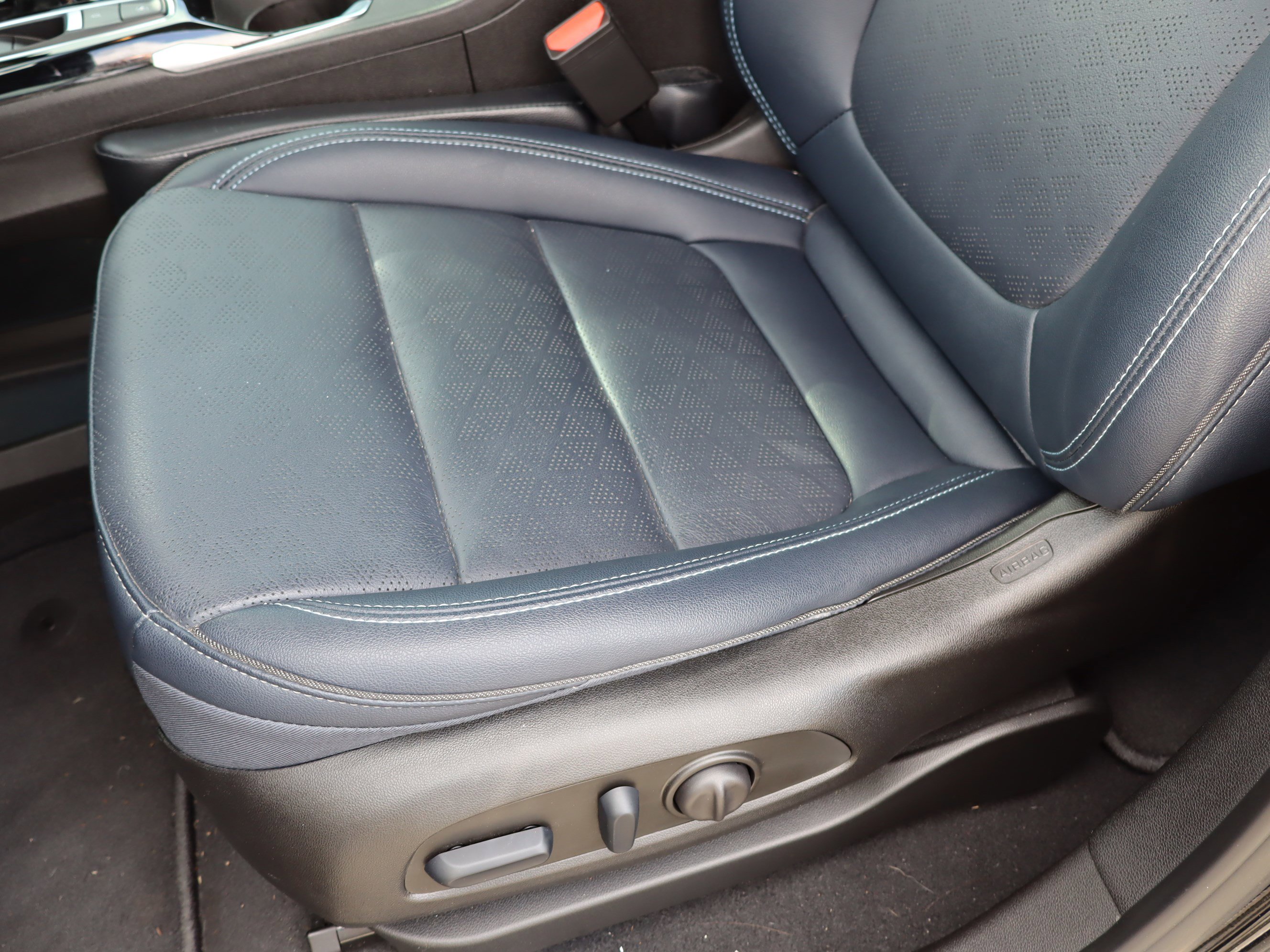Certified 2023 Chevrolet Bolt EUV Premier image 17