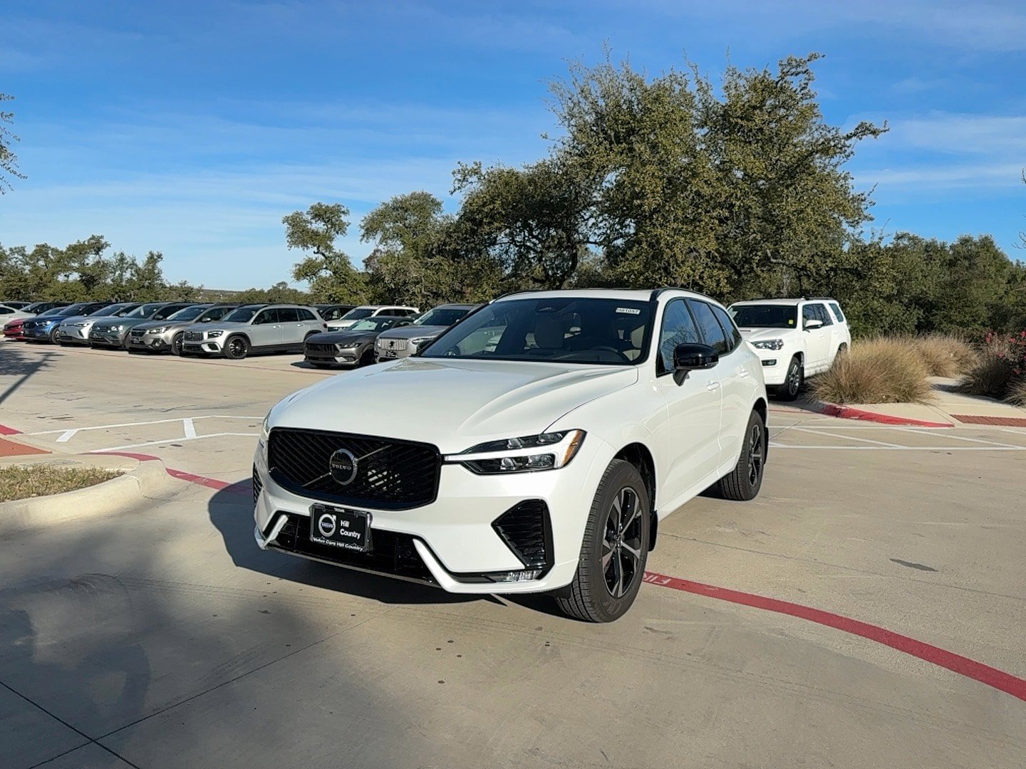 New 2026 Volvo XC60 B5 Core AWD/4WD image 2