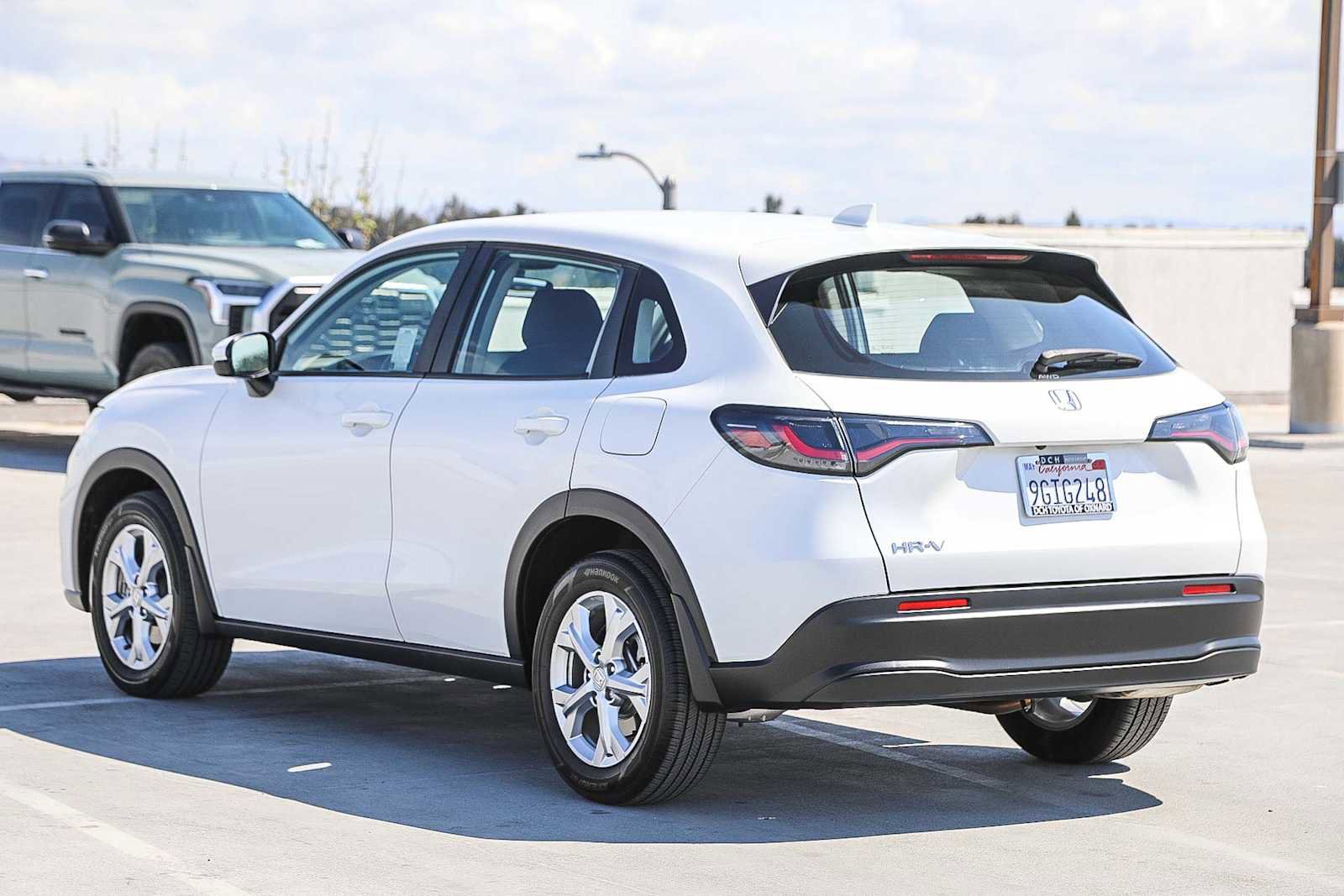 Used 2023 Honda HR-V LX image 7