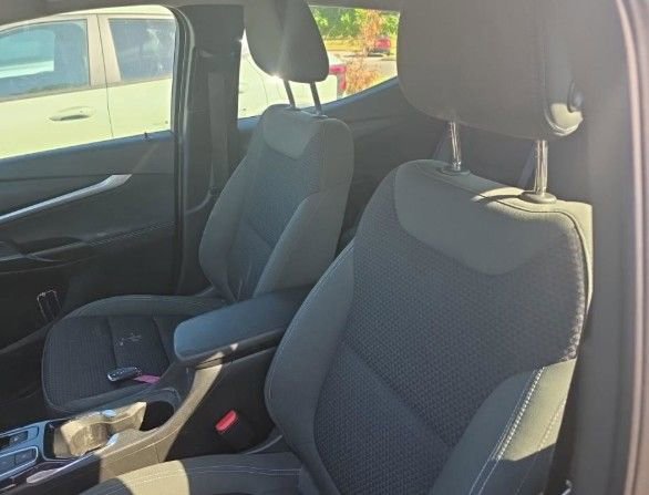 Used 2023 Chevrolet Bolt EUV LT FWD image 4