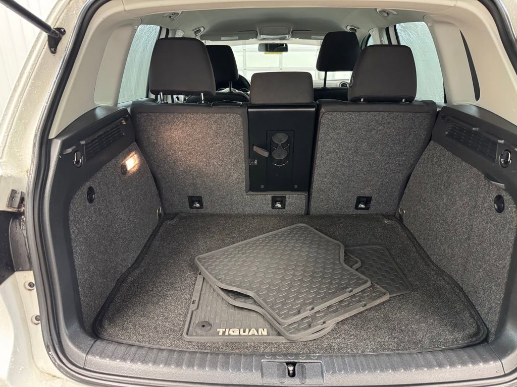 Used 2018 Volkswagen Tiguan Limited AWD/4WD image 24