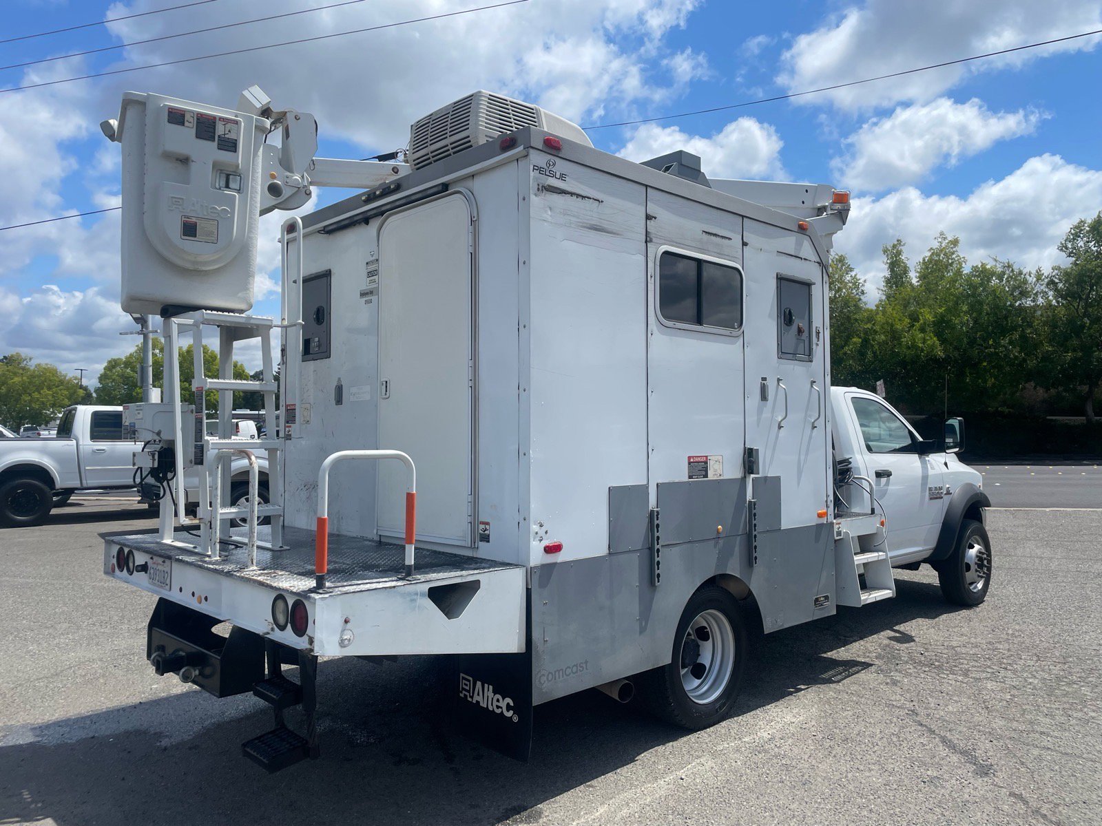 Used 2016 RAM 5500 Tradesman w/ Ambulance Prep Group RWD image 5