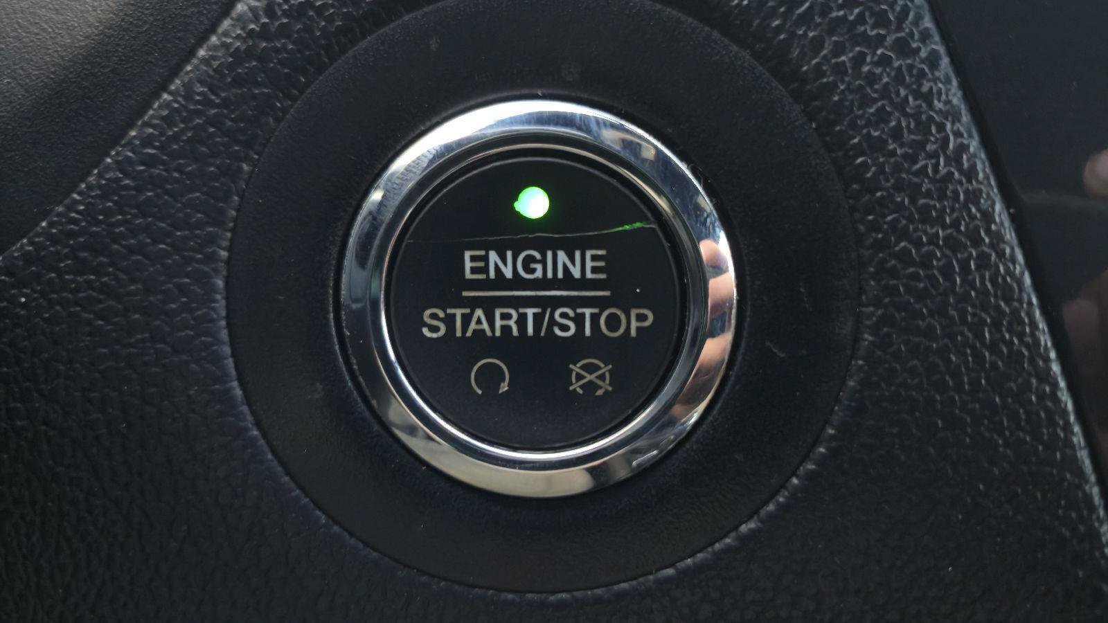 Used 2018 Ford Explorer XLT w/ Equipment Group 202A FWD image 17