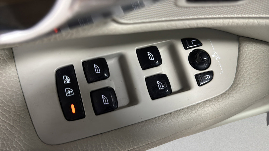 Used 2018 Volvo V90 T6 Cross Country w/ Convenience Package AWD/4WD image 15