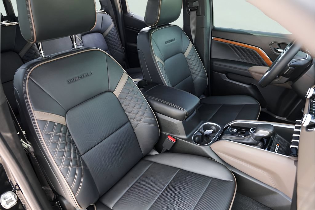 Used 2023 GMC Canyon Denali AWD/4WD image 32