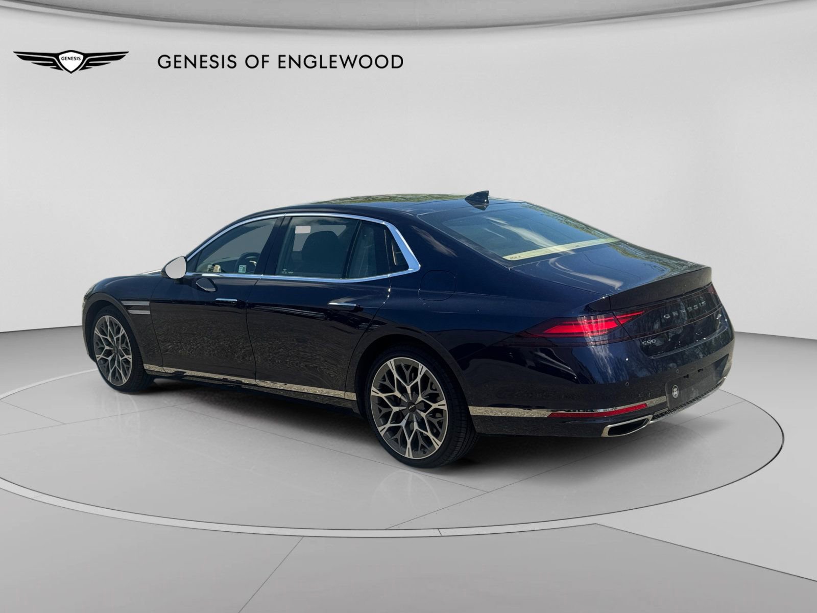 Used 2025 Genesis G90 3.5T AWD/4WD image 12