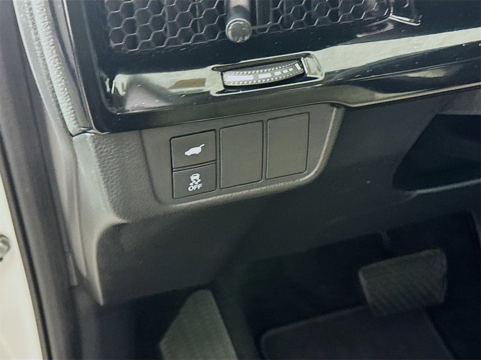 Used 2023 Honda CR-V EX-L image 8