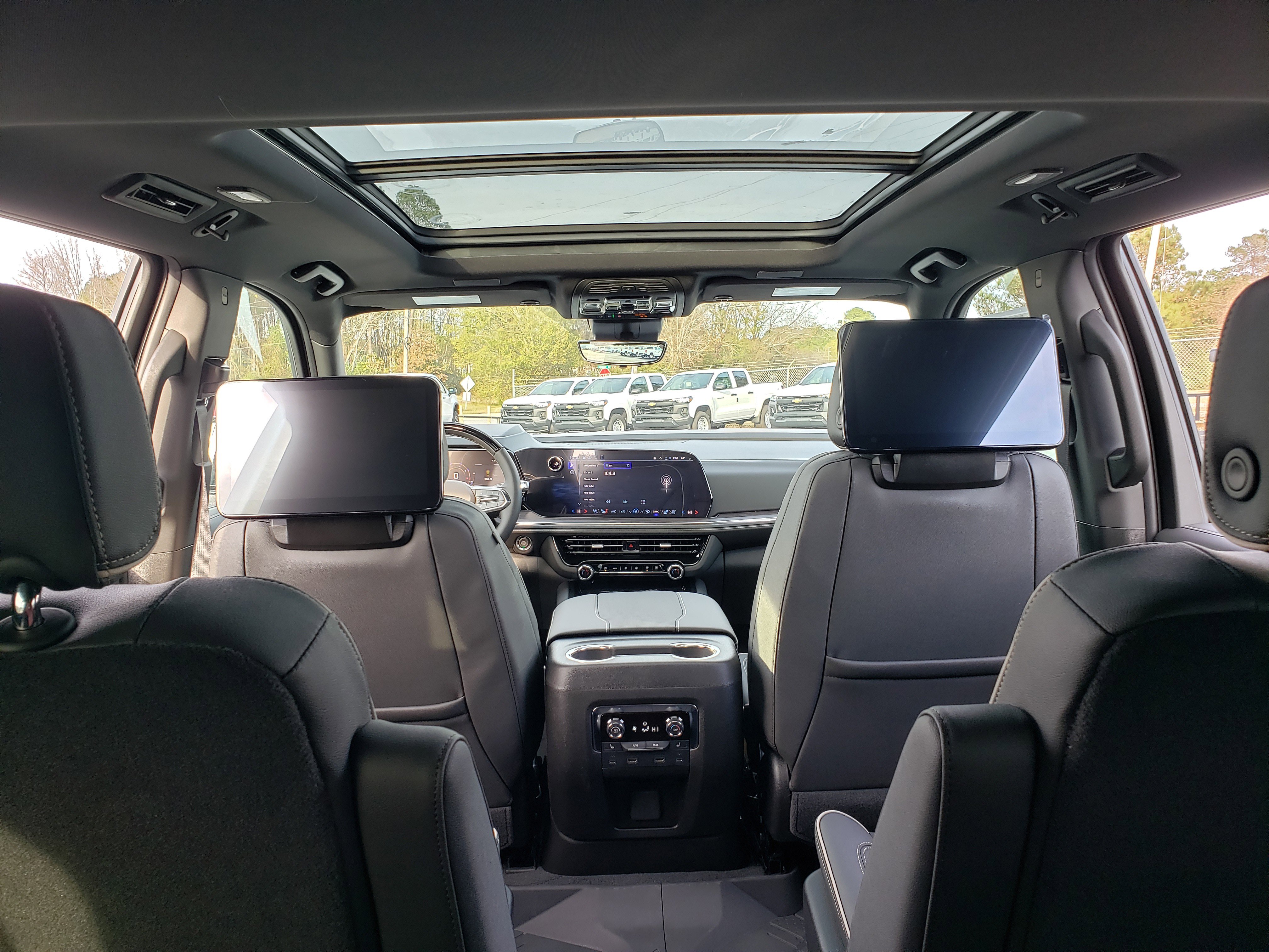 New 2026 Chevrolet Suburban Premier image 34