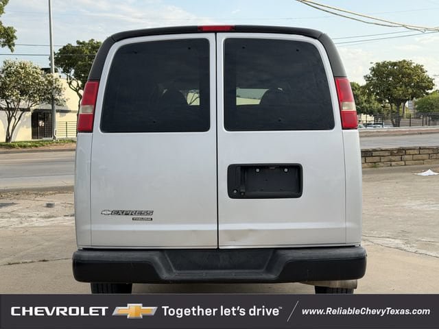 Used 2015 Chevrolet Express 2500 LS RWD image 5