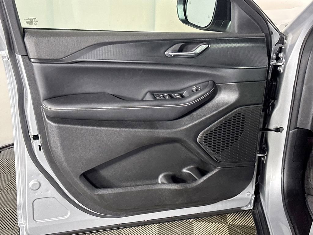 New 2026 Jeep Grand Cherokee Laredo AWD/4WD image 10