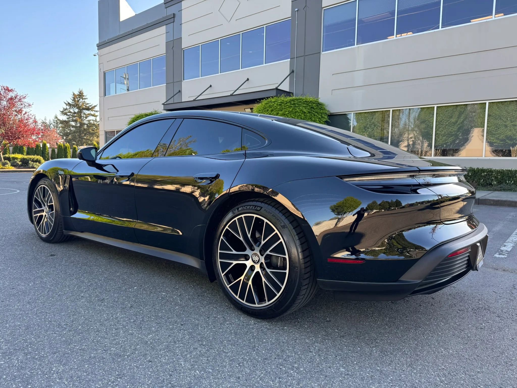 Used 2021 Porsche Taycan RWD image 7
