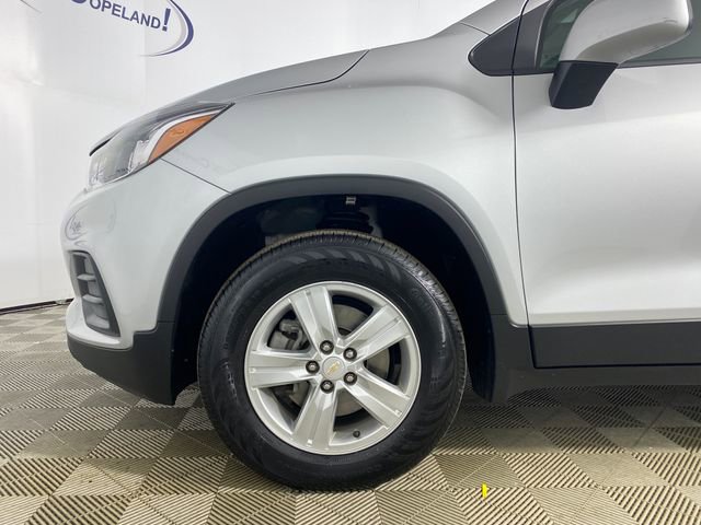 Certified 2022 Chevrolet Trax LS w/ Tint and Cruise Package image 30