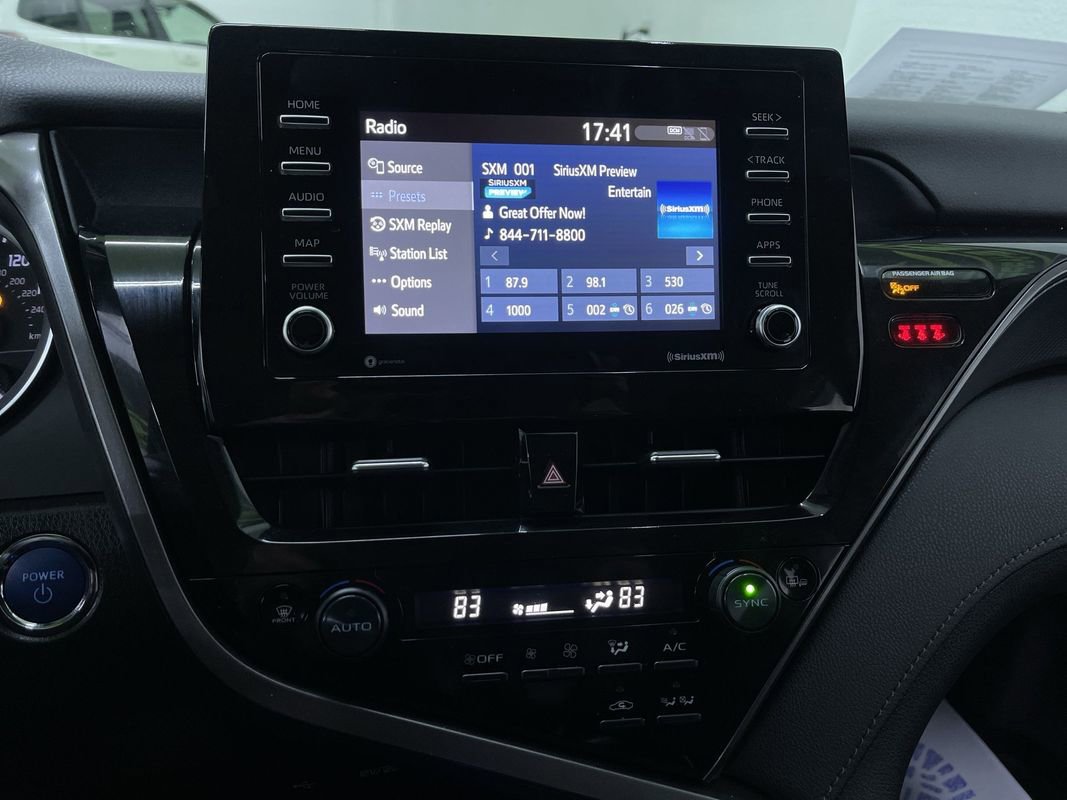 Used 2022 Toyota Camry LE image 19