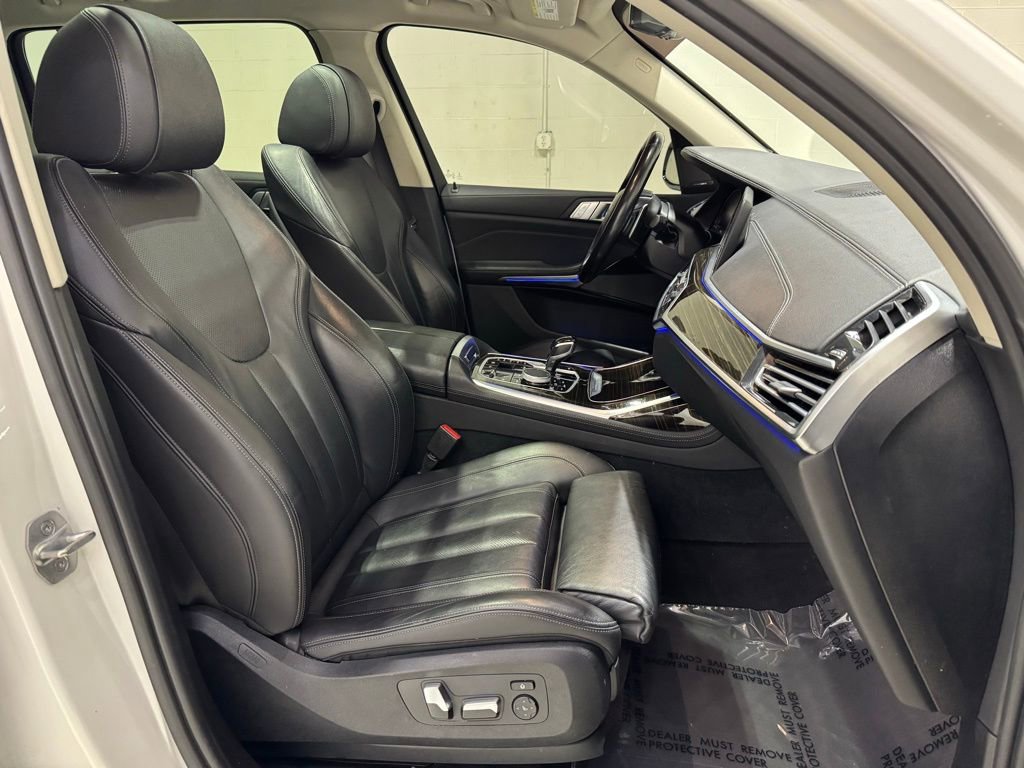 Used 2020 BMW X7 xDrive40i w/ Cold Weather Package image 34