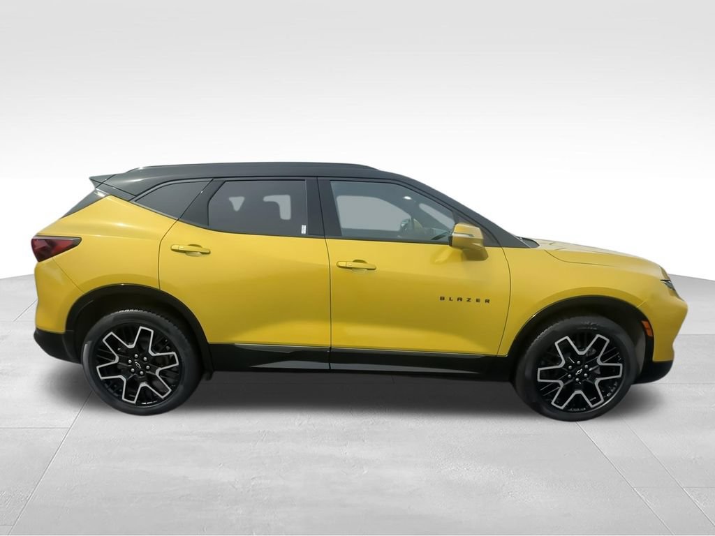 Used 2023 Chevrolet Blazer RS w/ Driver Confidence II Package AWD/4WD image 9