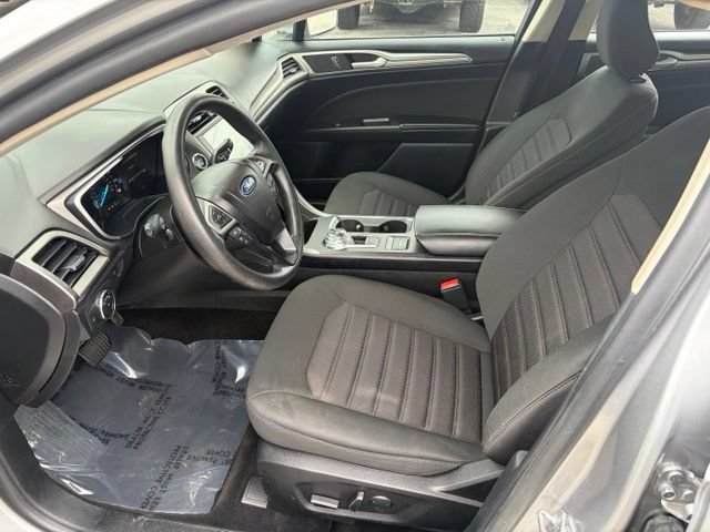 Used 2020 Ford Fusion SE FWD image 14