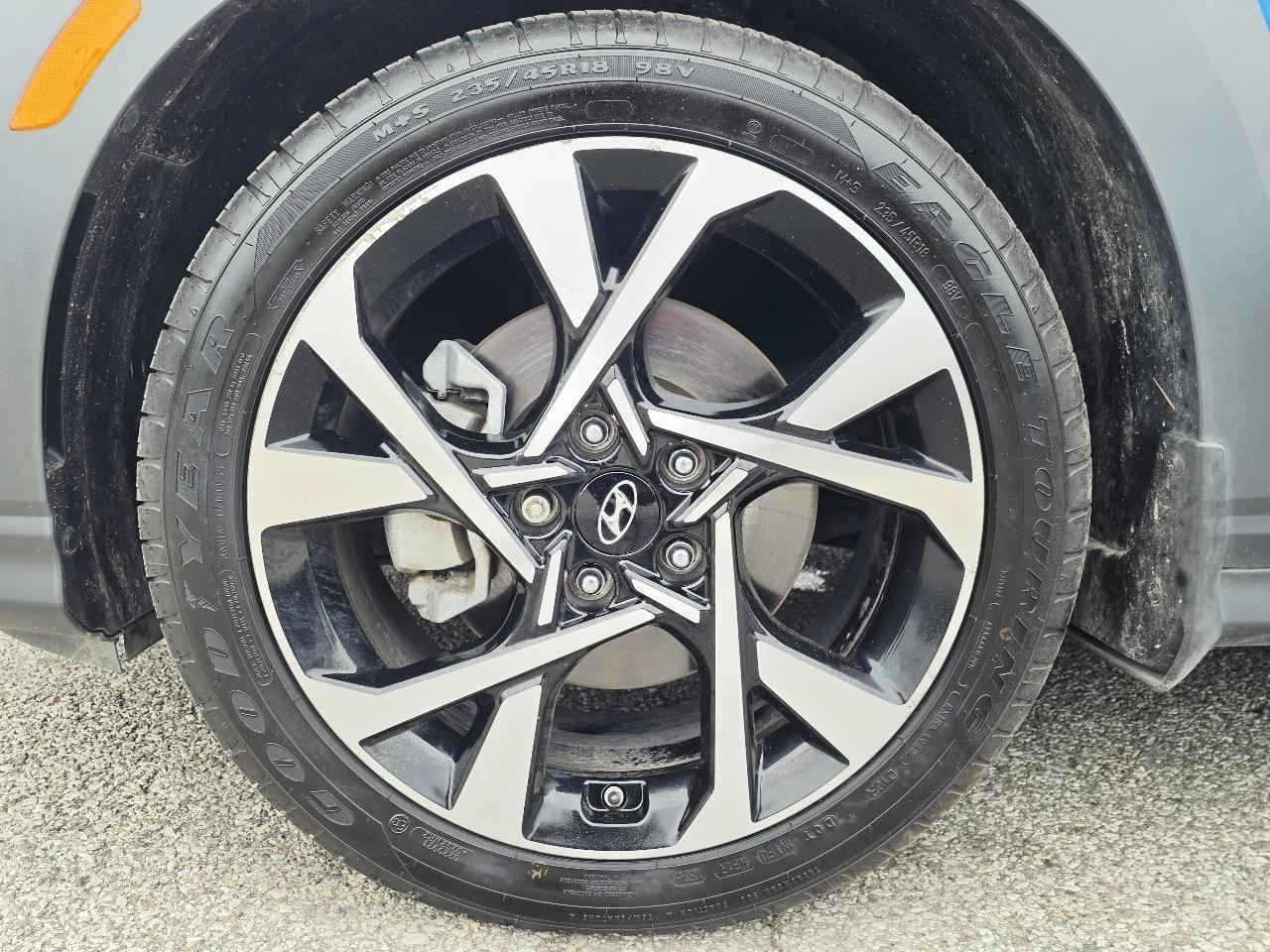 Used 2022 Hyundai Kona Limited FWD image 9