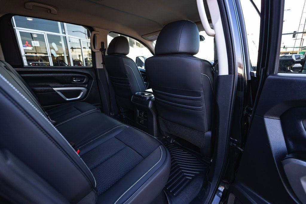 Used 2018 Nissan Titan PRO-4X image 36