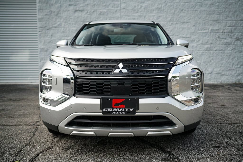 Used 2023 Mitsubishi Outlander LE AWD/4WD image 4