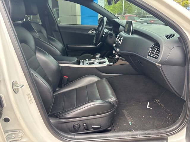 Used 2018 Kia Stinger GT2 AWD/4WD image 38