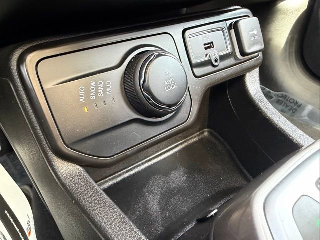 Used 2021 Jeep Renegade Limited w/ Sun & Sound Group image 26