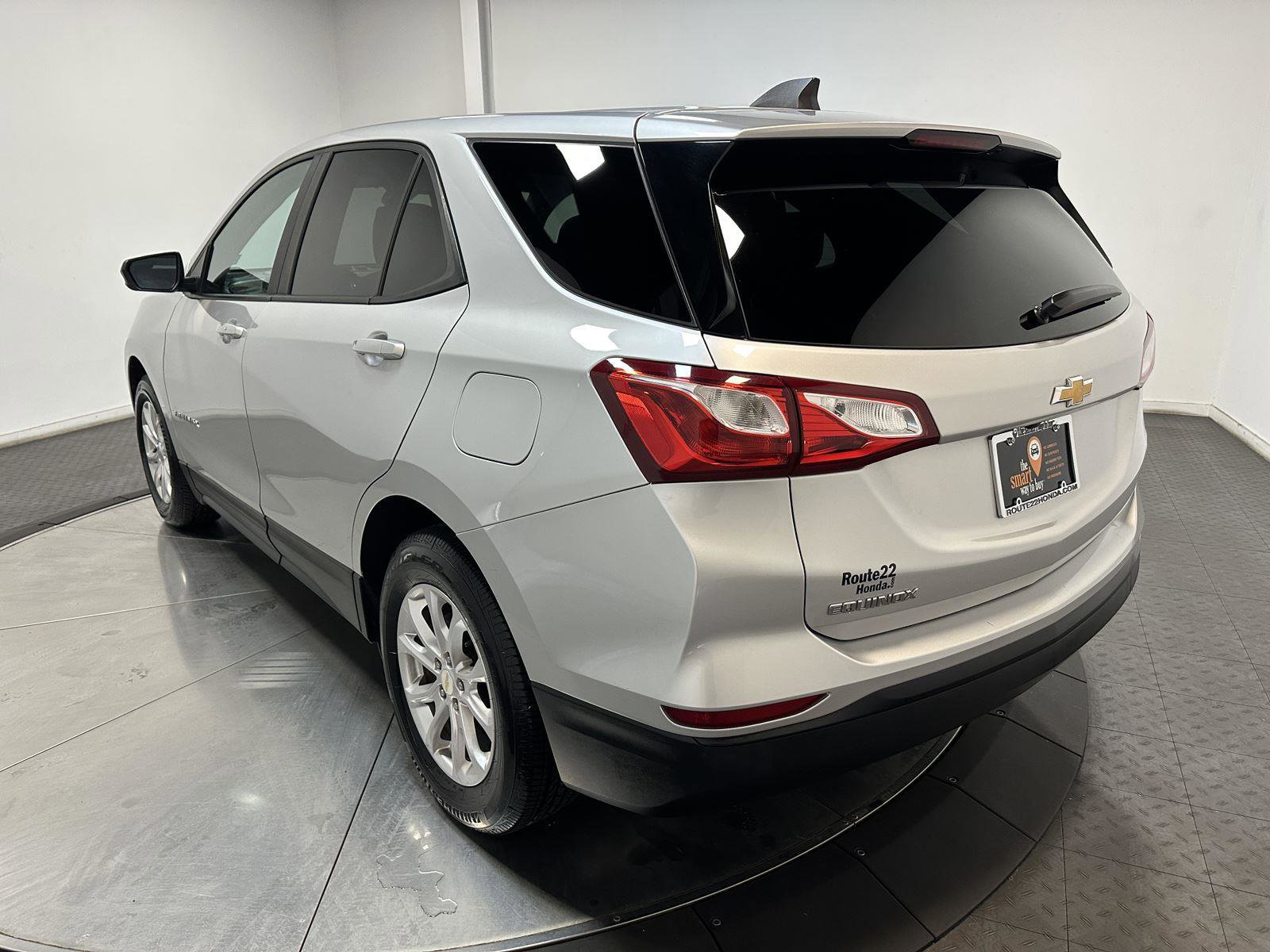 Used 2020 Chevrolet Equinox LS w/ LS Convenience Package image 9