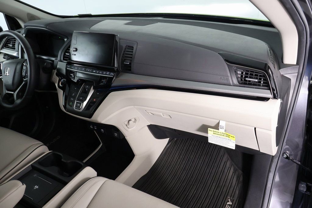Used 2025 Honda Odyssey Touring image 9