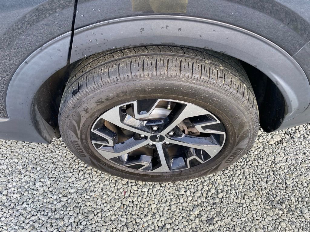 Used 2023 Kia Sportage EX image 25