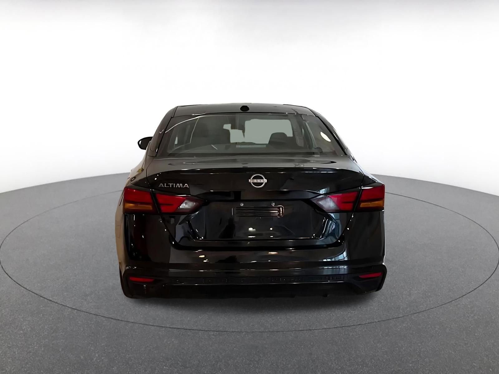 Used 2025 Nissan Altima 2.5 SV image 12