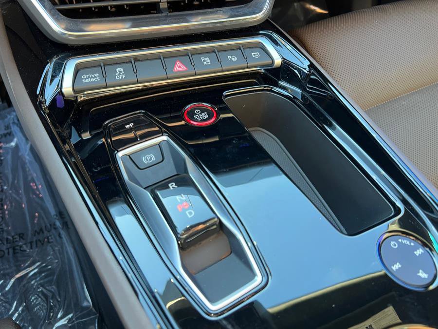 Used 2023 Audi RS e-tron GT w/ Carbon Performance Package image 29
