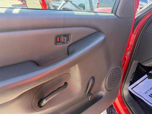 Used 2004 Chevrolet Silverado 3500 2WD Regular Cab image 20