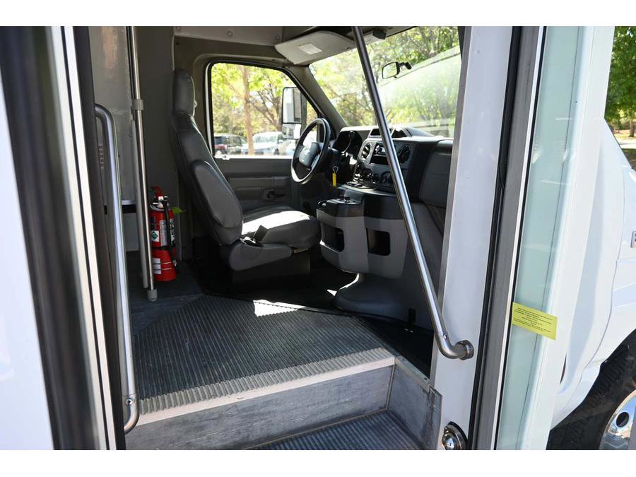 Used 2012 Ford E-350 and Econoline 350 Super Duty w/ Shuttle Bus Prep Pkg RWD image 16