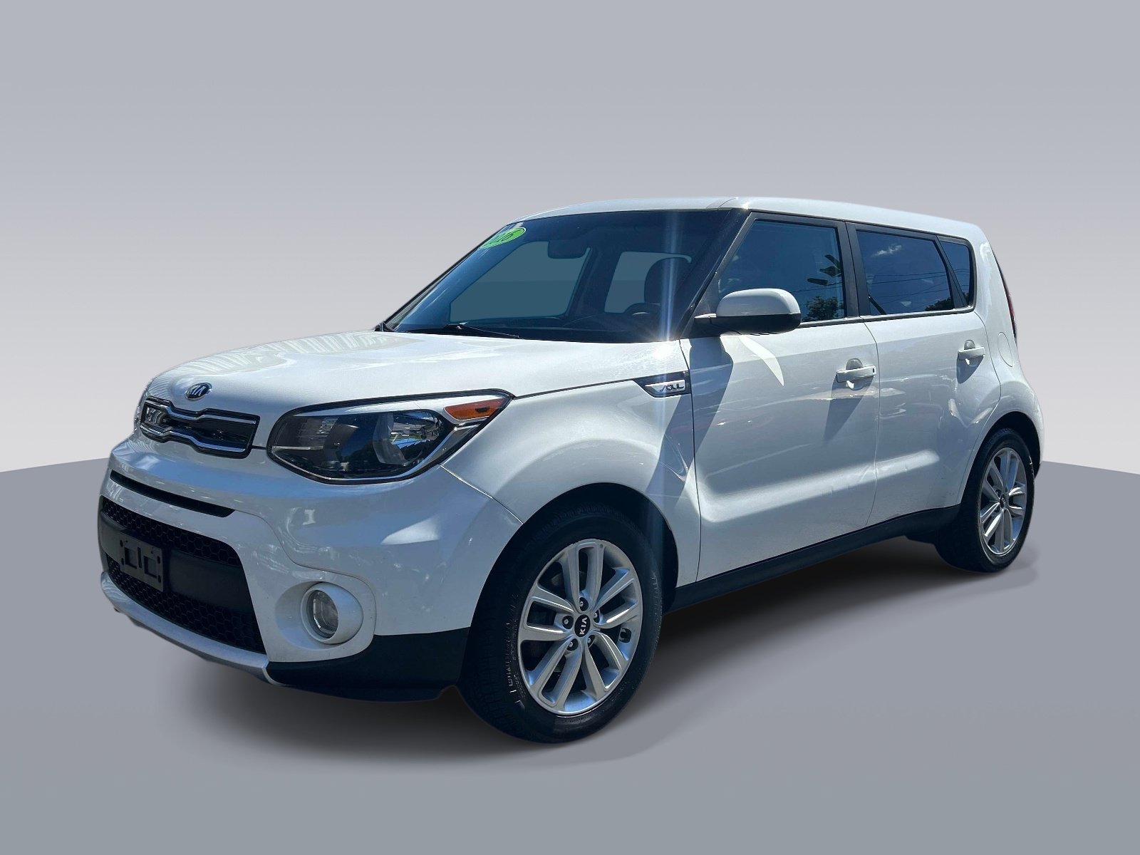 Used 2017 Kia Soul + FWD image 7