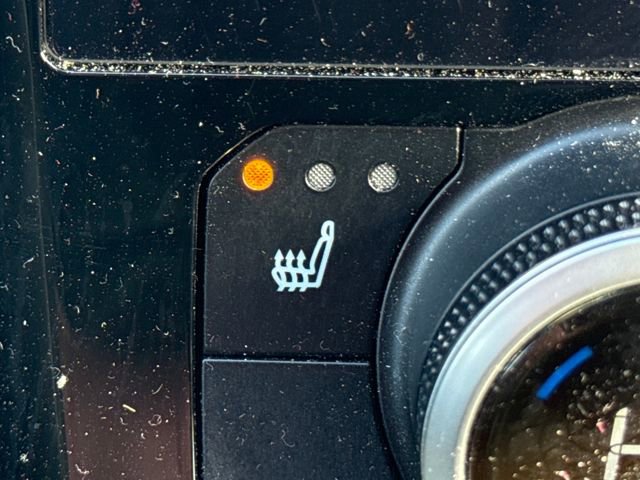 Used 2024 Toyota Highlander XLE image 32