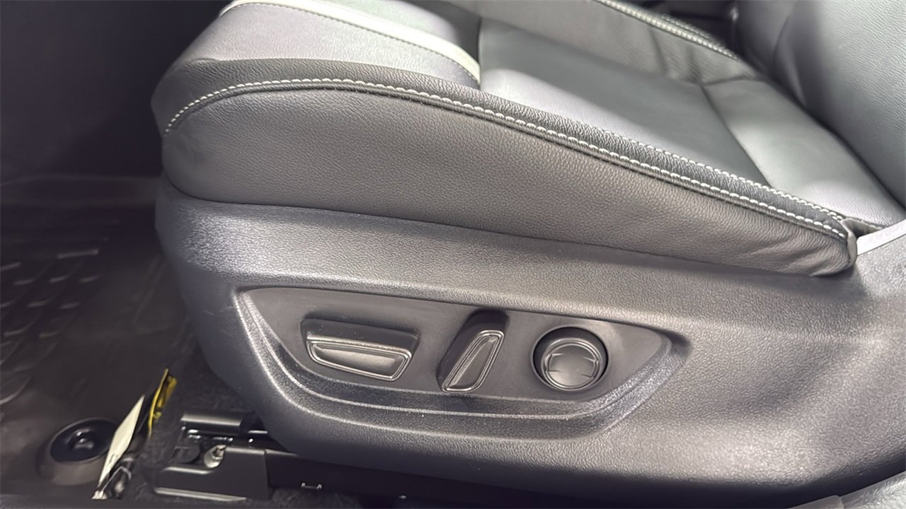 Used 2026 Toyota Camry SE w/ Multimedia Upgrade Package image 14