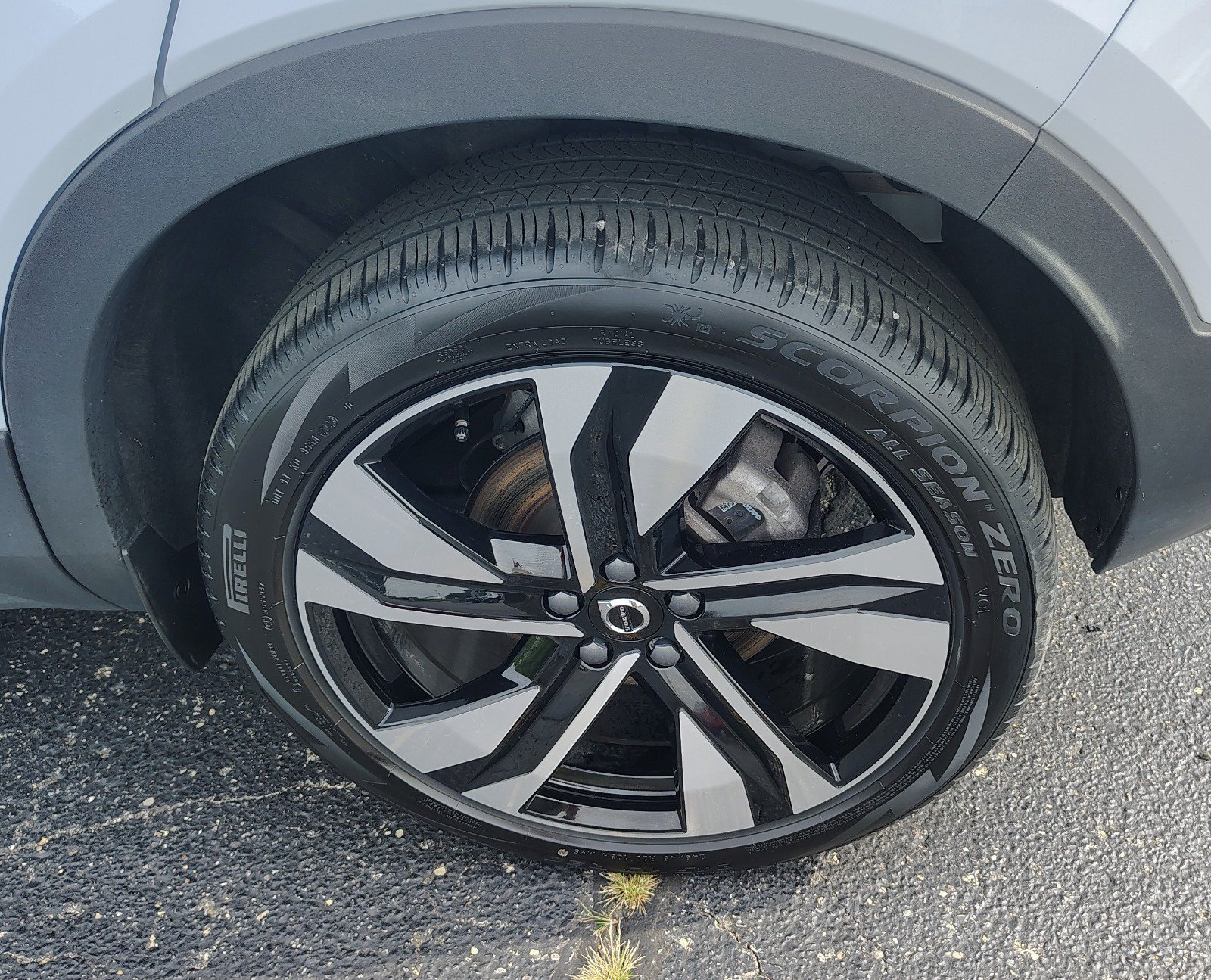 Used 2024 Volvo XC40 B5 Ultimate w/ Protection Package Premier AWD/4WD image 12