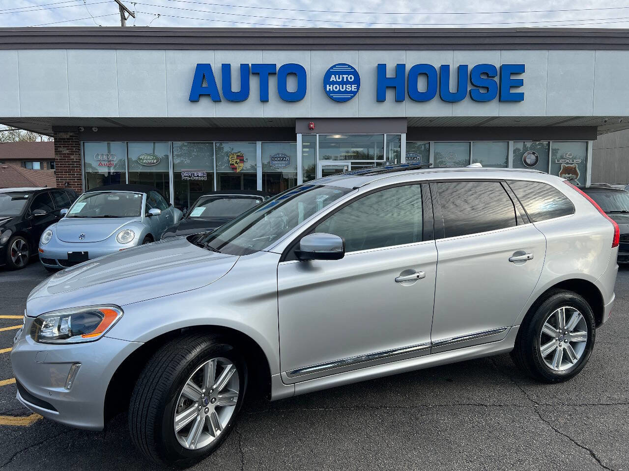 Used 2016 Volvo XC60 T5 Platinum w/ Protection Package AWD/4WD image 7