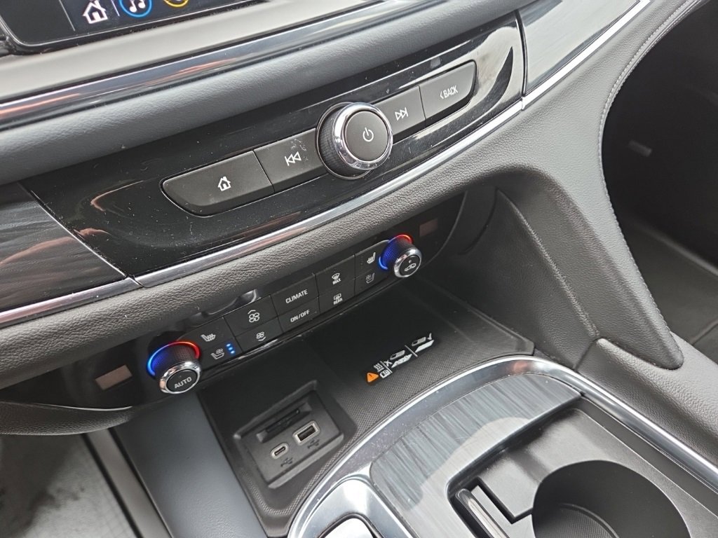 Used 2024 Buick Enclave Premium image 31