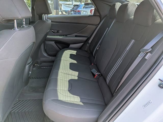 Certified 2025 Hyundai Elantra SEL FWD image 13