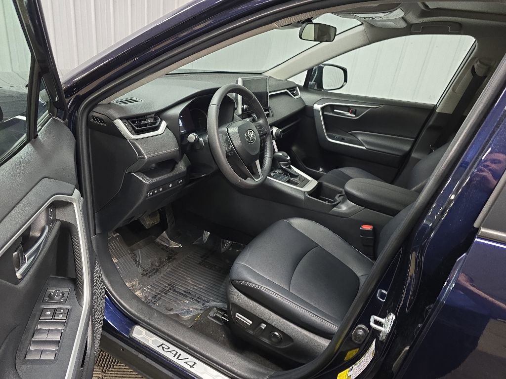 Used 2023 Toyota RAV4 XLE Premium AWD/4WD image 29