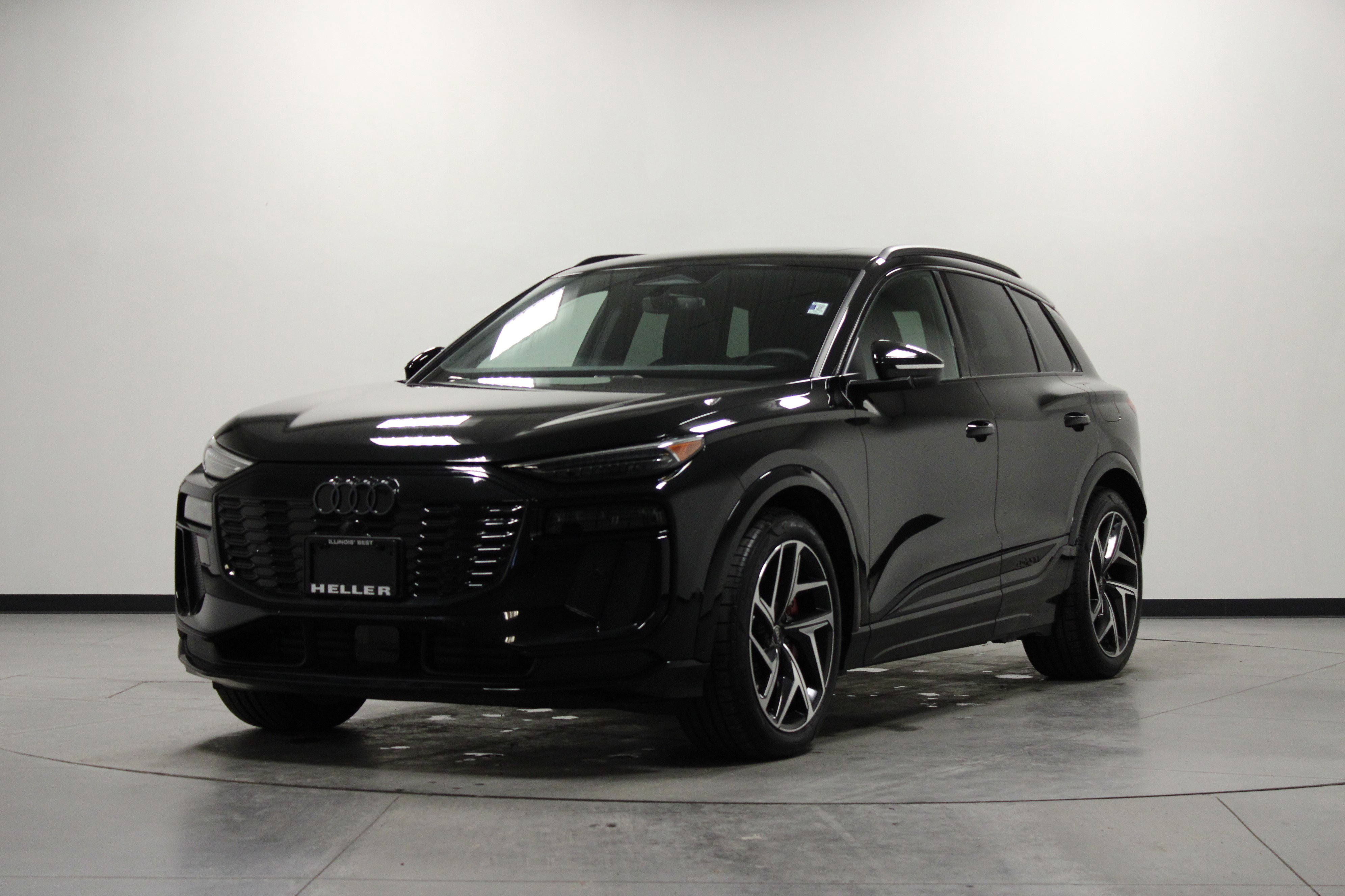 Used 2025 Audi SQ6 e-tron Prestige w/ 21" Black Optic Wheel Package AWD/4WD image 8
