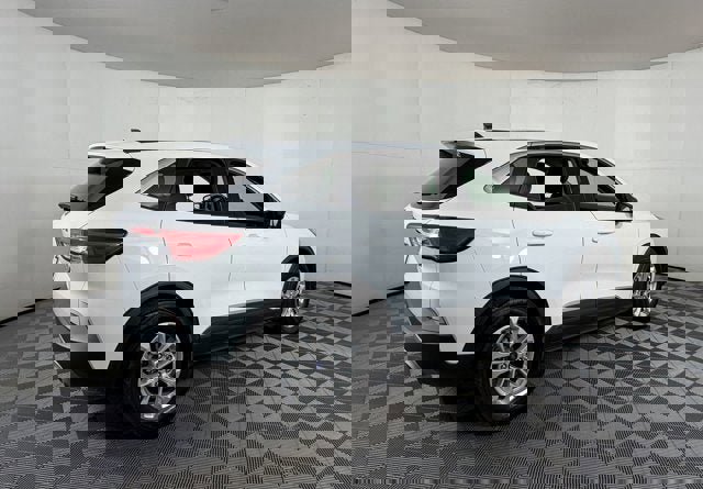 Used 2022 Ford Escape SE w/ Convenience Package image 4