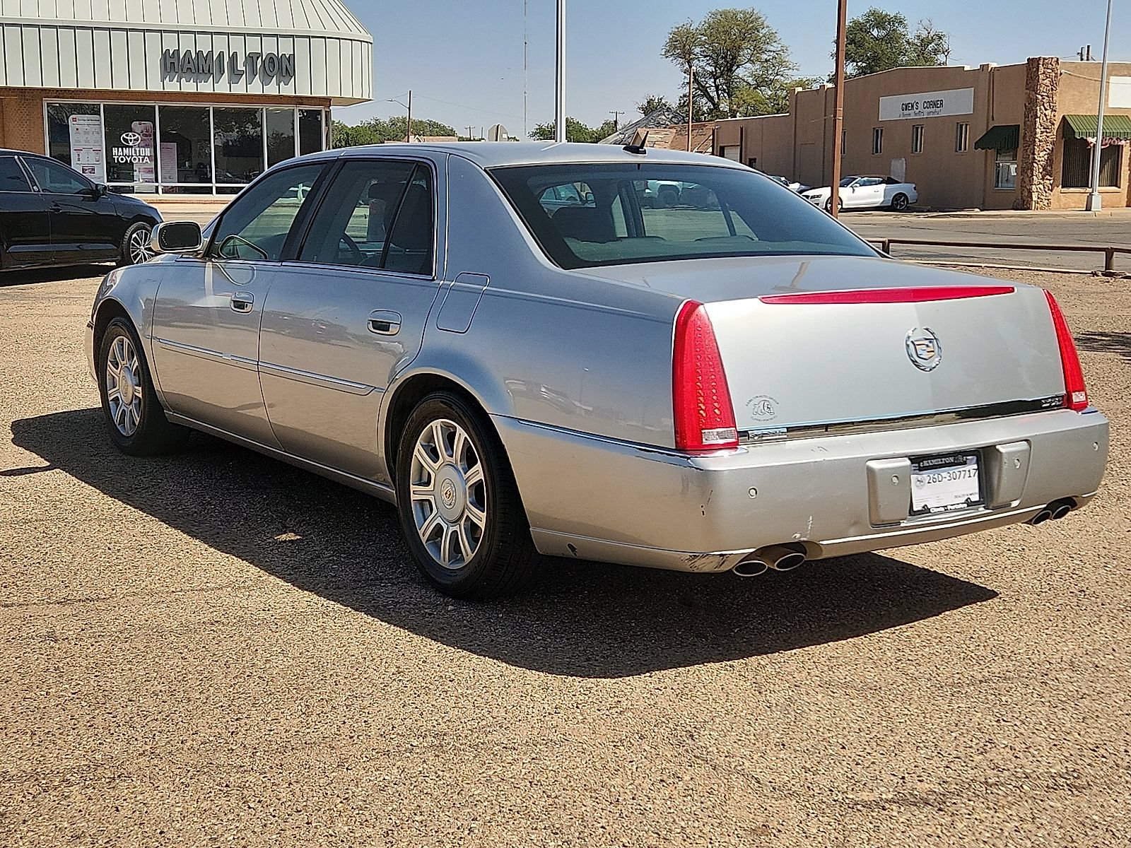 Used 2008 Cadillac DTS FWD image 3
